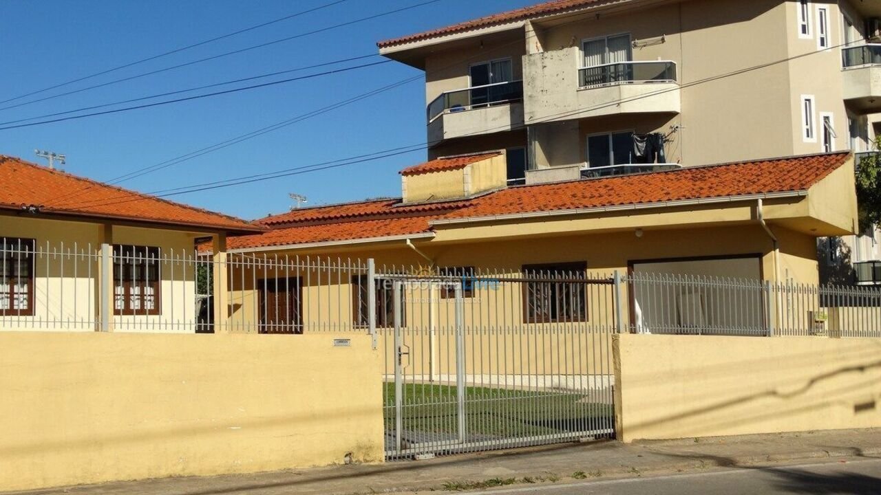 House for vacation rental in Ingleses do Rio Vermelho (Santa Catarina)