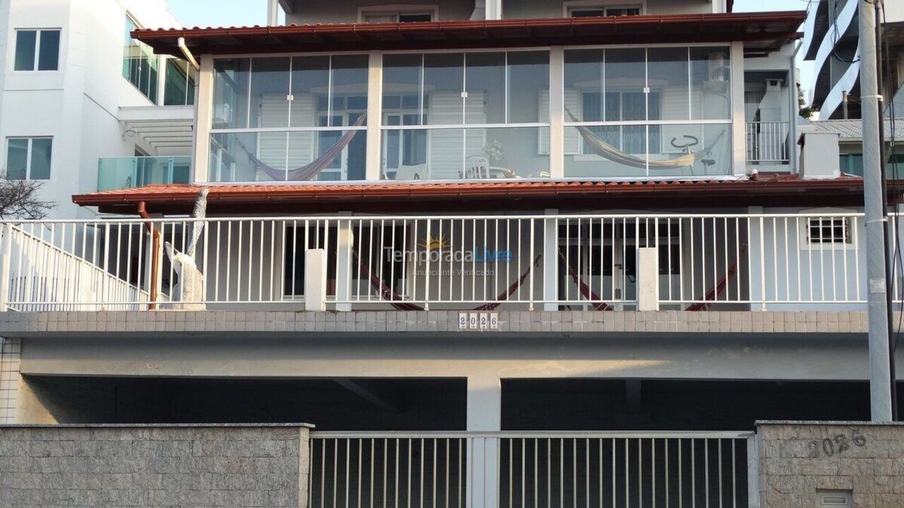 Apartment for vacation rental in Ingleses do Rio Vermelho (Santa Catarina)