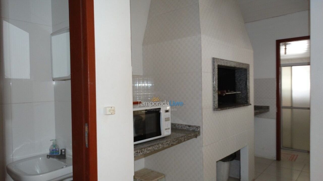 Apartment for vacation rental in Ingleses do Rio Vermelho (Santa Catarina)