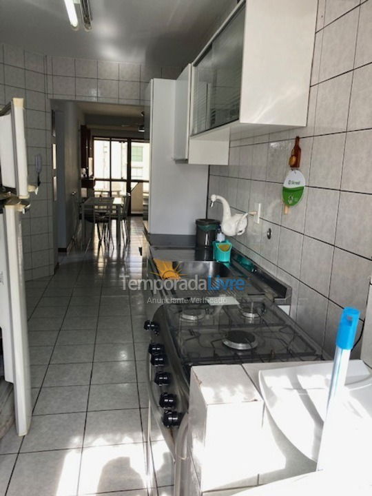 Apartamento para aluguel de temporada em Itapema (Meia Praia)