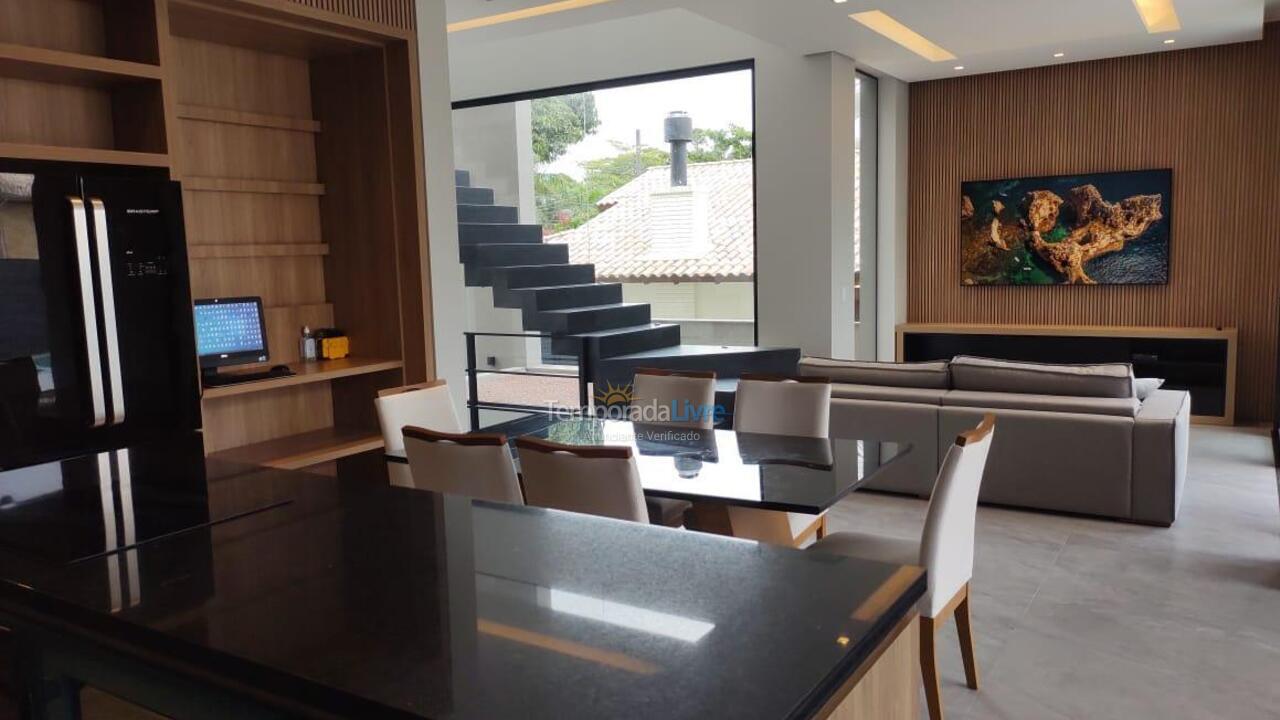Casa para aluguel de temporada em Florianopolis (Jurerê Internacional)
