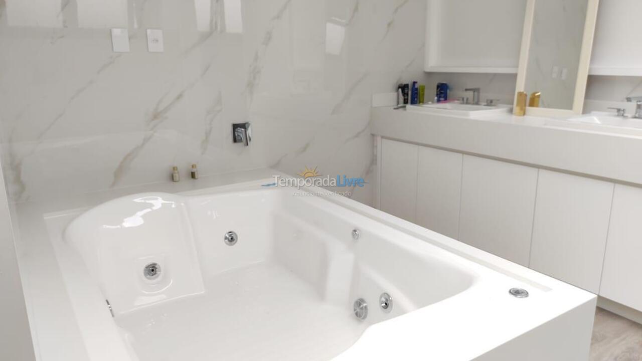 Casa para aluguel de temporada em Florianopolis (Jurerê Internacional)
