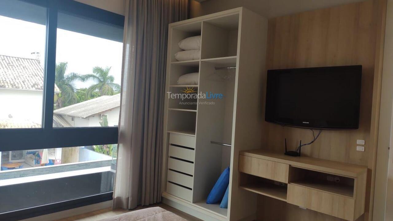 Casa para aluguel de temporada em Florianopolis (Jurerê Internacional)