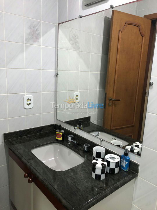 Apartamento para aluguel de temporada em Ubatuba (Praia Grande)