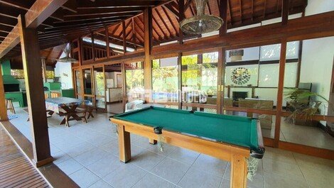 Casa de alto padrão em Itamambuca, com piscina, para 12 pessoas