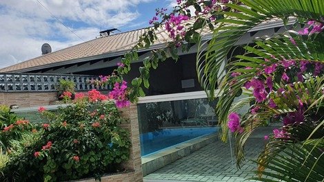 Hermosa residencia Ipanema-Pontal Pr con piscina privada y Wi-Fi