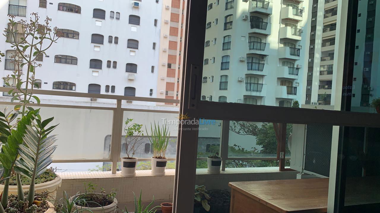 Apartamento para aluguel de temporada em Guarujá (Pitangueiras)