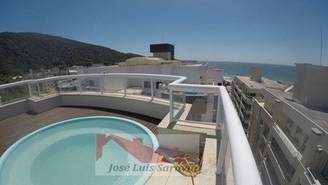 Spectacular penthouse with partial sea view, with 3 suites, 5 bathrooms!