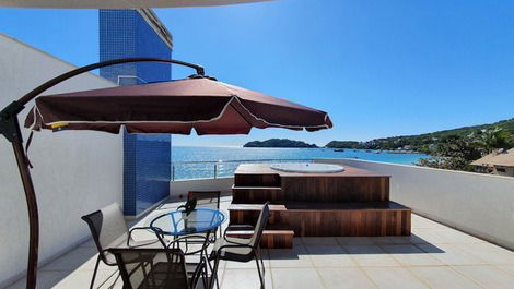 Cuplex penthouse facing the sea in Bombinhas Beach!