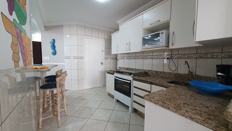 Apartment with 4 bedrooms in Bombinhas Beach. Great location!