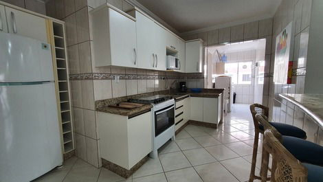 Apartment with 4 bedrooms in Bombinhas Beach. Great location!