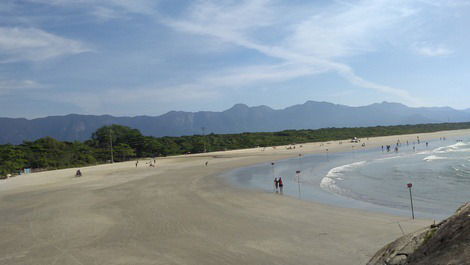 Praia de boraceia, vista do alto das pedras.