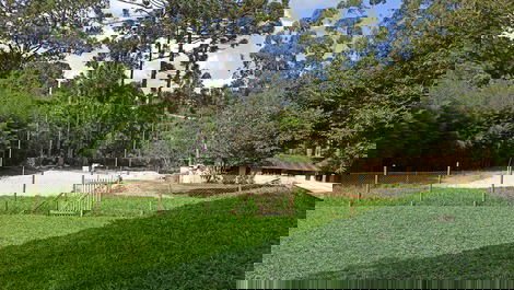 Linda chácara,piscina,Beach tênis,lareira,próxima a capital,fácil ac