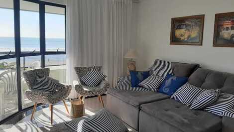 Apartment with 03 bedrooms facing the sea