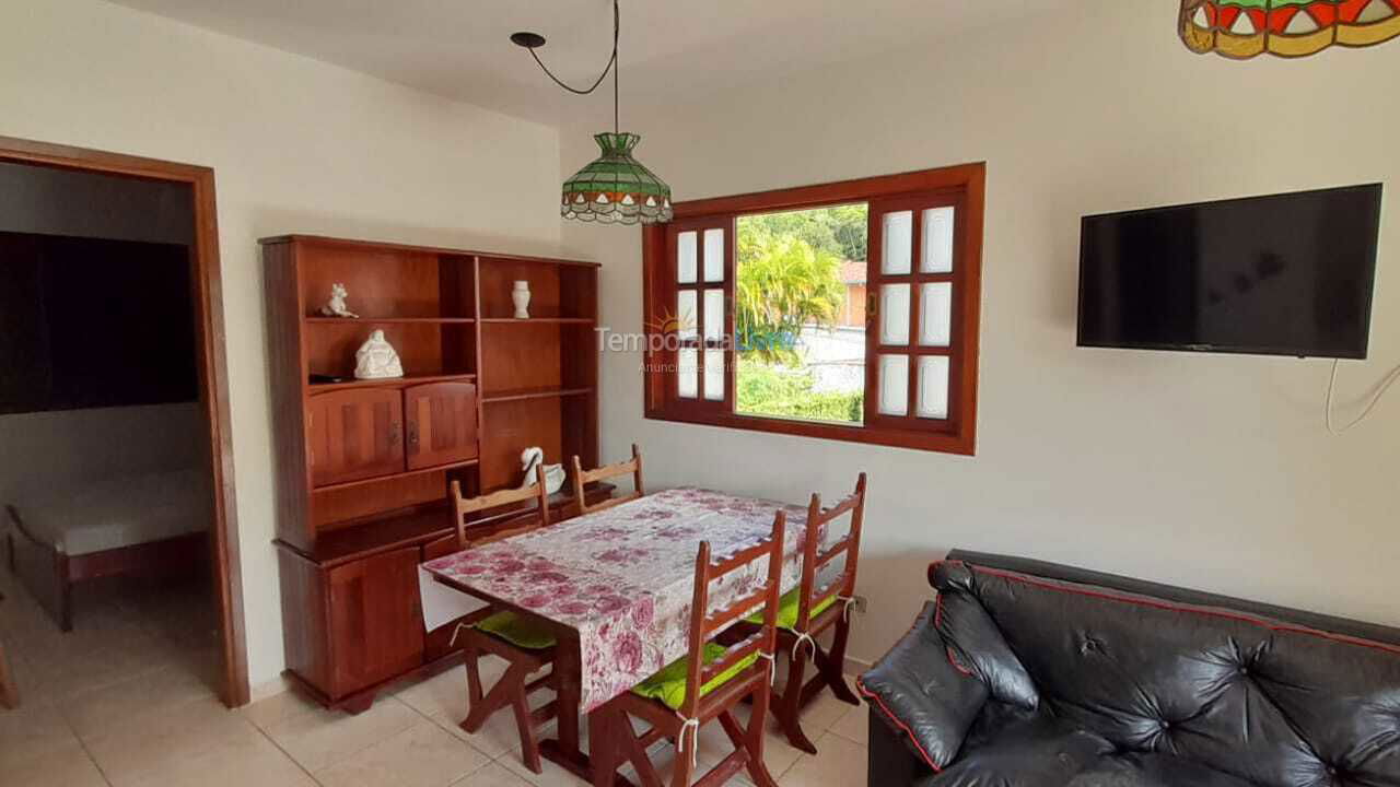 Apartamento para aluguel de temporada em Ubatuba (Praia das Toninhas)