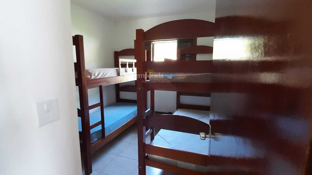 Apartamento para aluguel de temporada em Ubatuba (Praia das Toninhas)