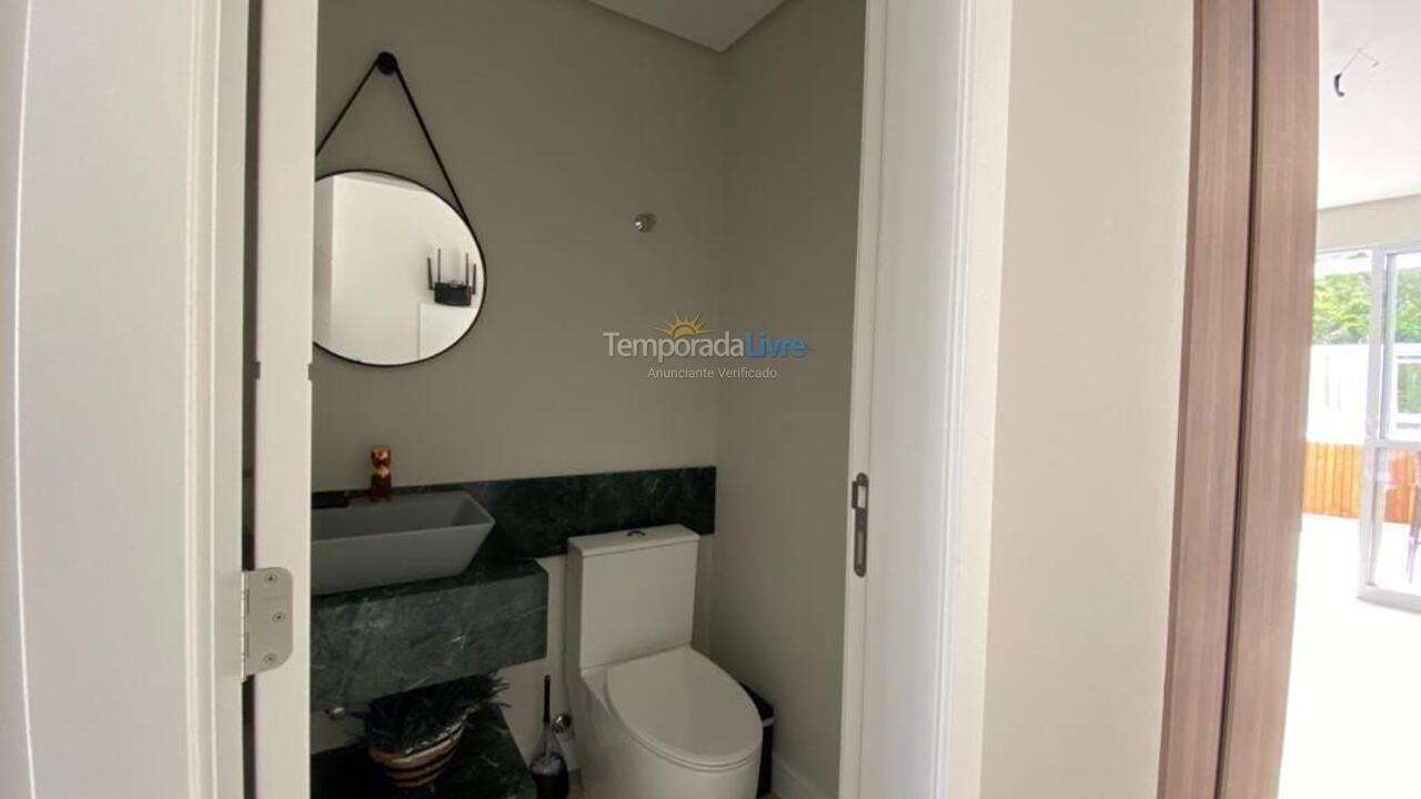 Apartment for vacation rental in Governador Celso Ramos (Praia de Palmas)