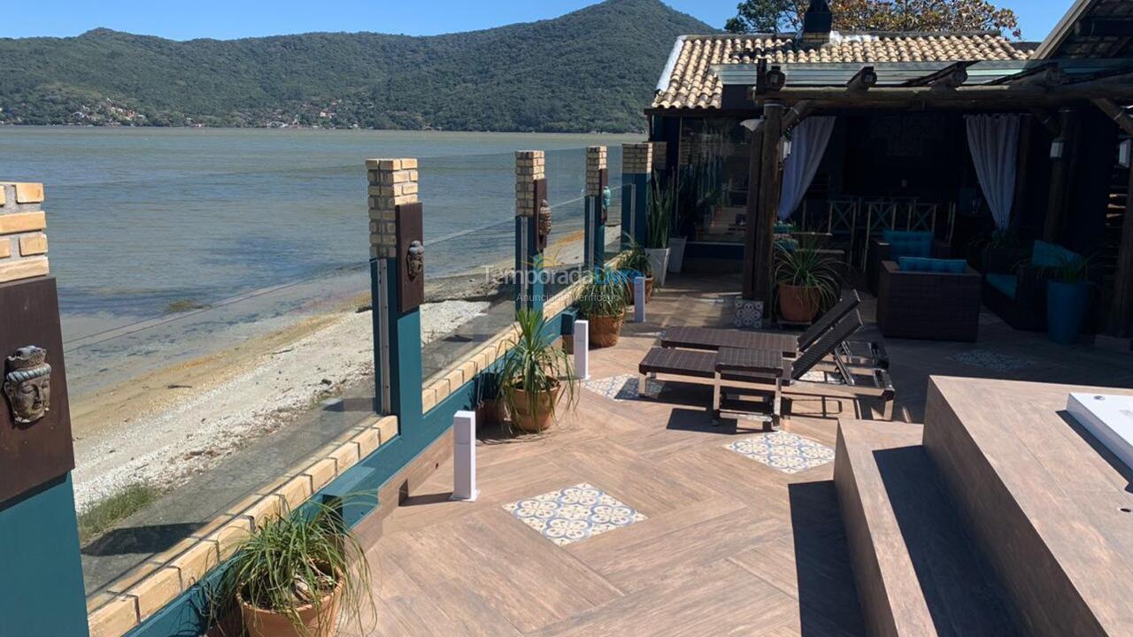 House for vacation rental in Florianópolis (Barra da Lagoa)