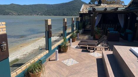 House with Jacuzzi in front of Lagoa - SEASON RENTAL