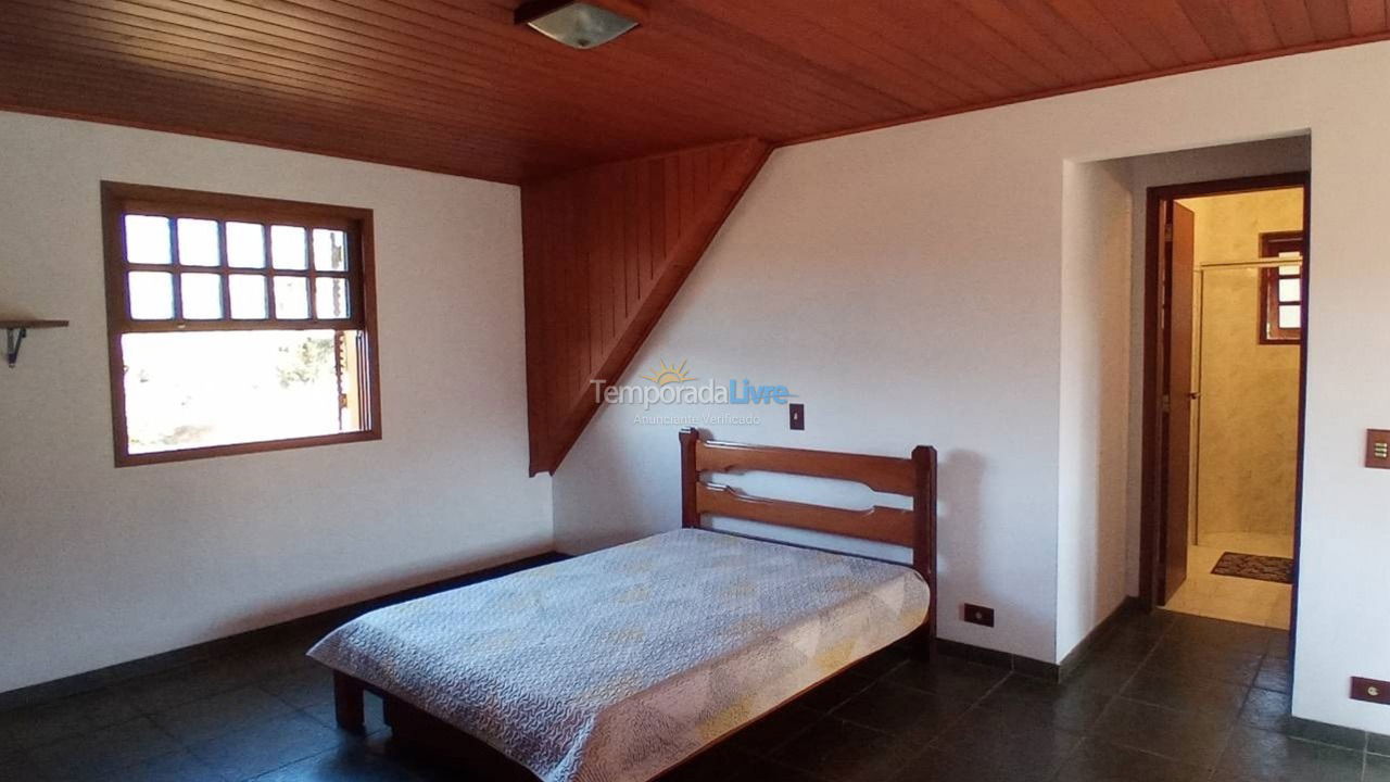 Casa para alquiler de vacaciones em Campos do Jordão (Jardim Tres Nascentes)
