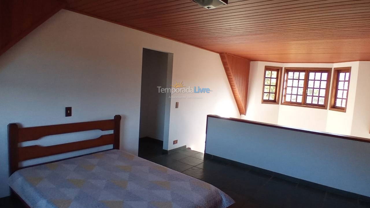 Casa para alquiler de vacaciones em Campos do Jordão (Jardim Tres Nascentes)