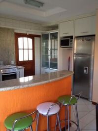 House 400 Mts from Barra da Lagoa Beach - SEASON RENT