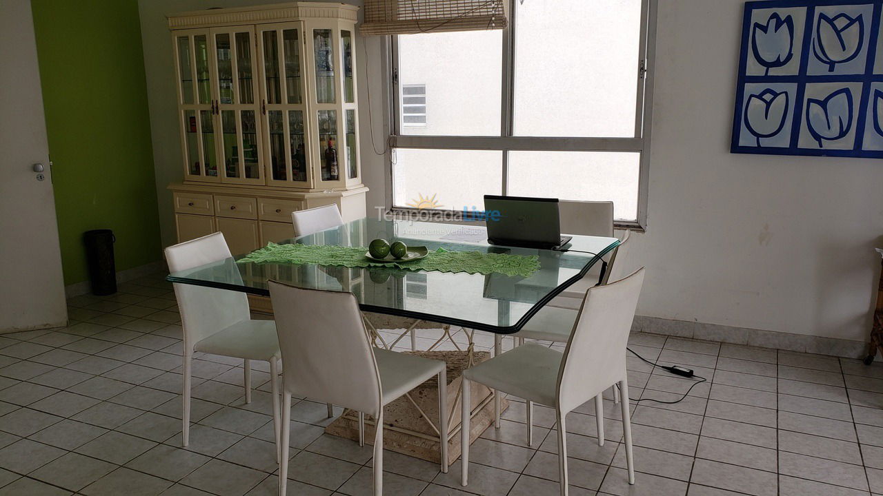 Apartamento para aluguel de temporada em Guarujá (Pitangueiras)