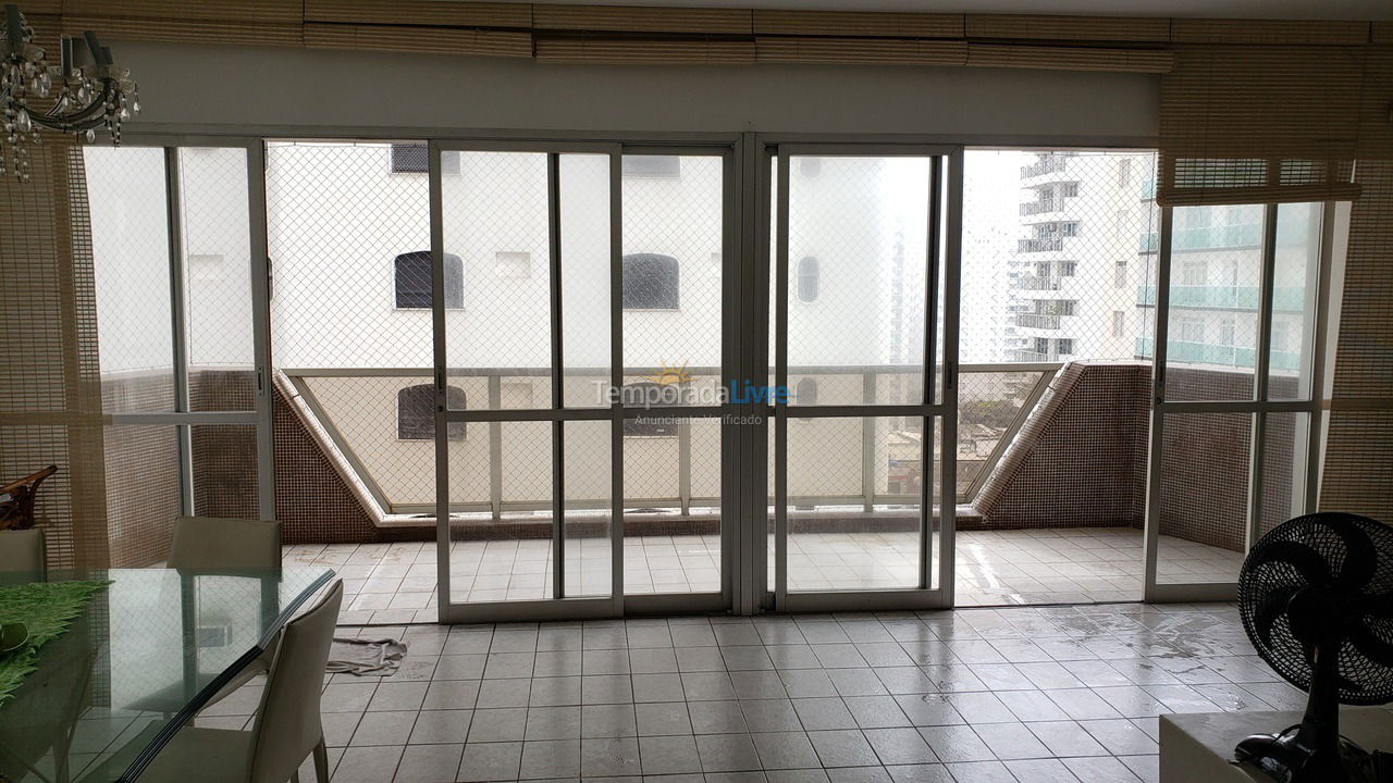Apartamento para aluguel de temporada em Guarujá (Pitangueiras)