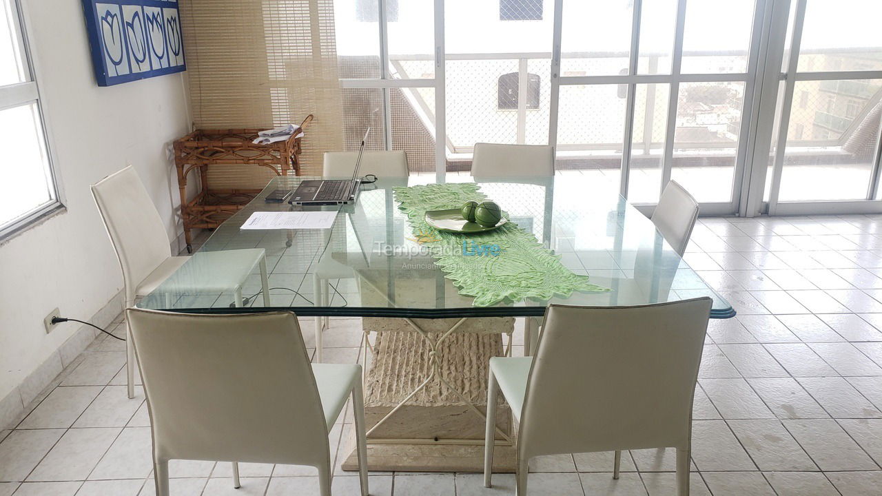 Apartamento para aluguel de temporada em Guarujá (Pitangueiras)