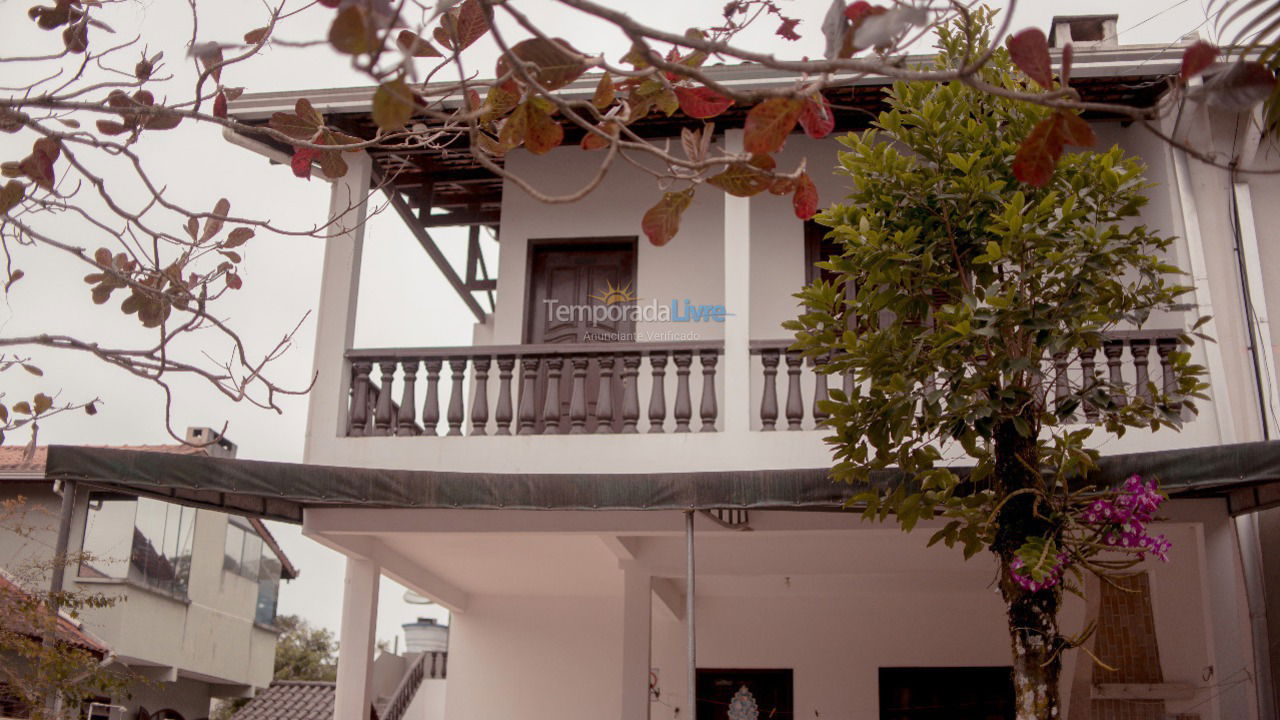 House for vacation rental in Itapoá (Itapema do Norte)