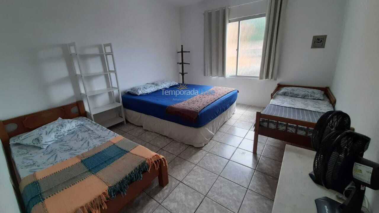 Casa para alquiler de vacaciones em Palhoça (Guarda do Embaú)