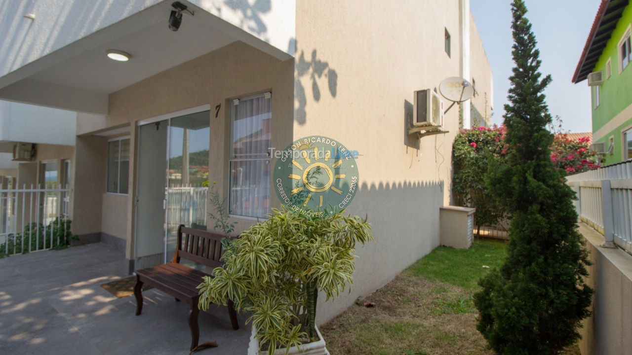 Casa para alquiler de vacaciones em Bombinhas (Praia de Quatro Ilhas)