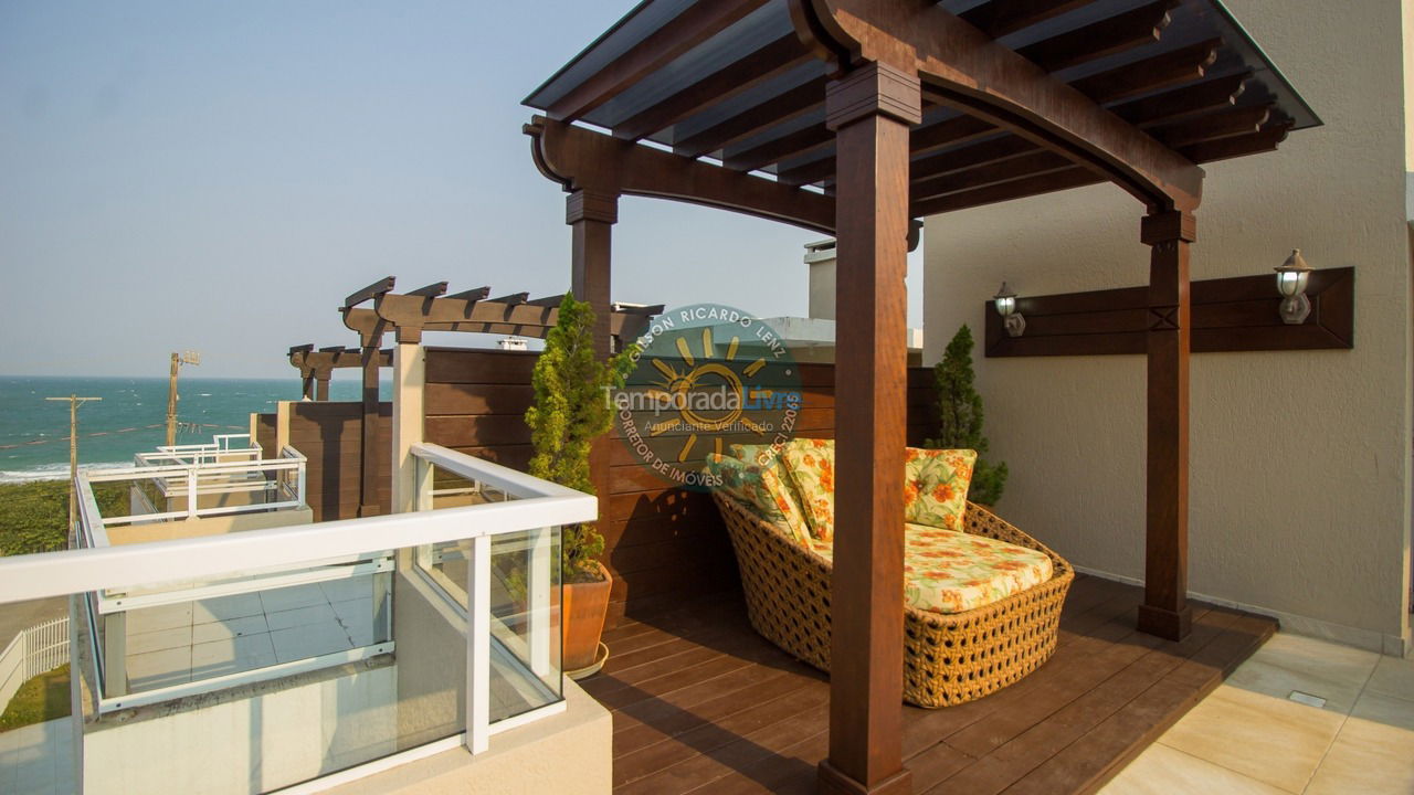 Casa para alquiler de vacaciones em Bombinhas (Praia de Quatro Ilhas)