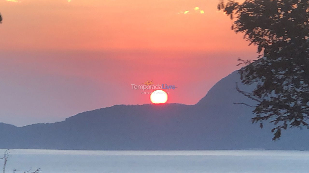 Casa para aluguel de temporada em Ilhabela (Praia da Feiticeira)