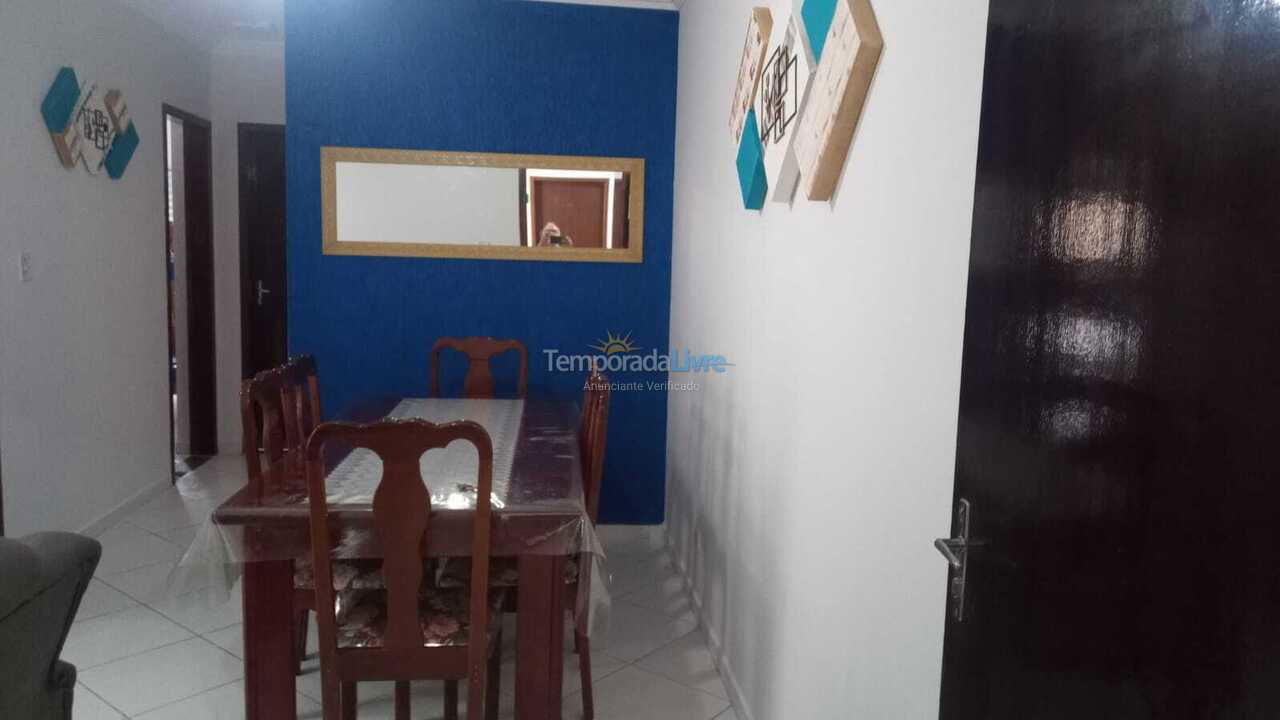 Apartamento para aluguel de temporada em Ubatuba (Praia das Toninhas)