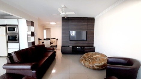 Vacation Rental in Camboriú-Quadra Mar-3 Bedrooms (1 suite) 1 vacancy