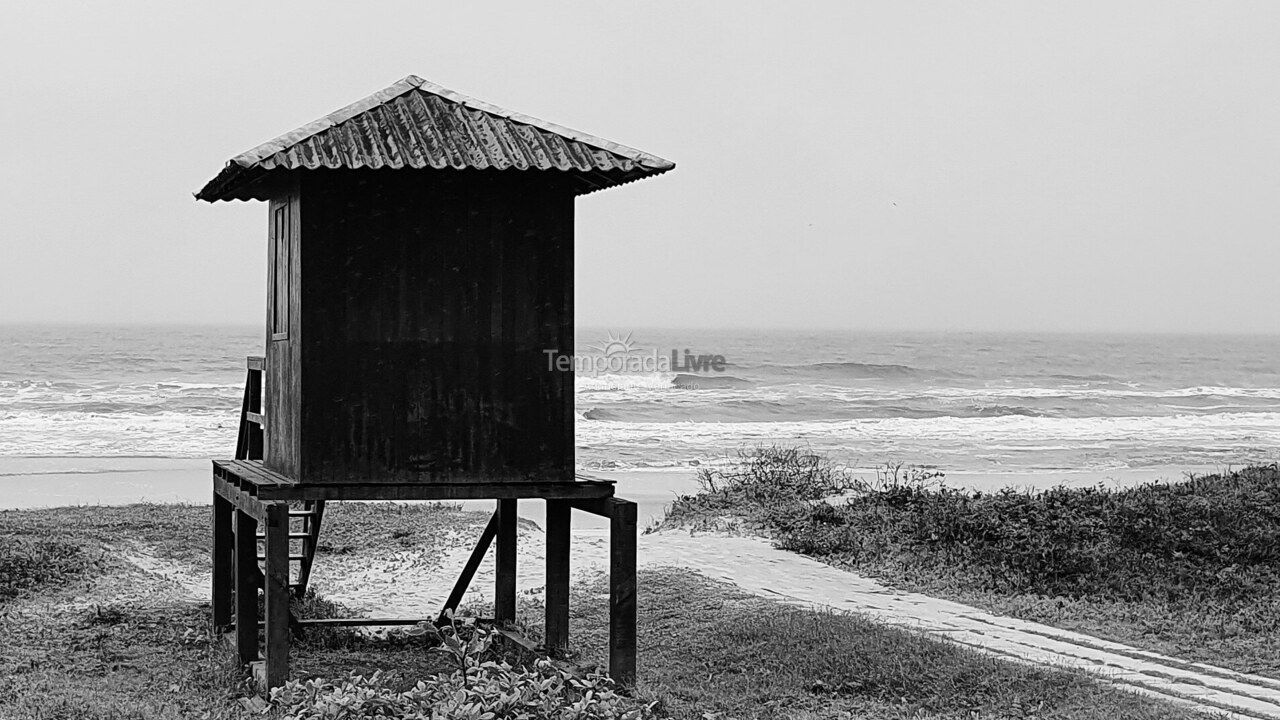 Apartamento para aluguel de temporada em Matinhos (Balneário Ipacaraí)