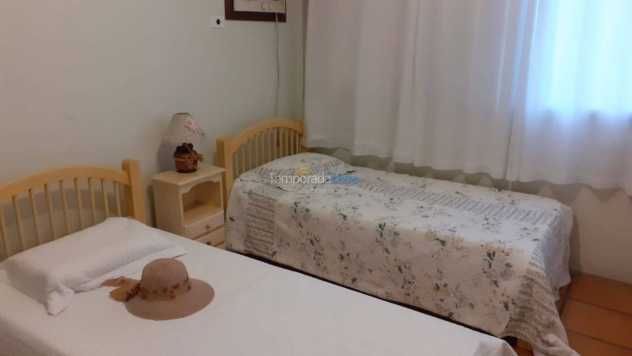 Apartment for vacation rental in Guarujá (Astúrias)