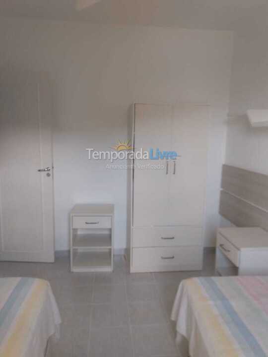 Apartamento para aluguel de temporada em Ubatuba (Praia das Toninhas)