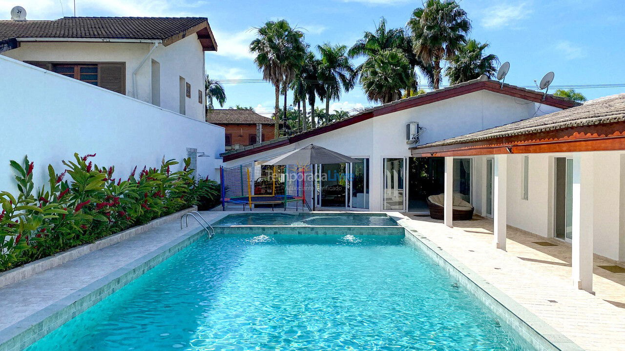 Casa para aluguel de temporada em Guarujá (Jardim Acapulco)