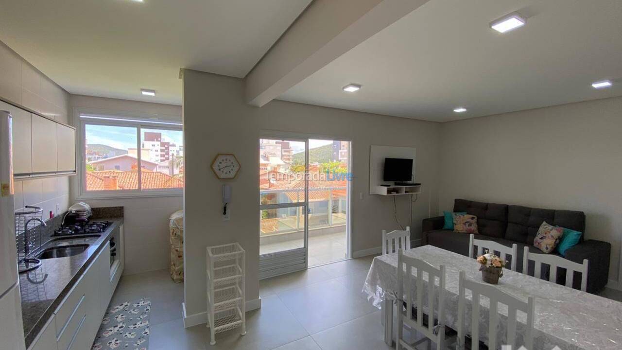 Apartamento para alquiler de vacaciones em Governador Celso Ramos (Praia de Palmas)