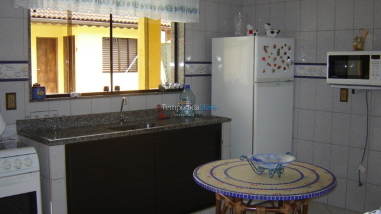 Casa para alquiler de vacaciones em São Sebastião (Boracéia Condomínio Tropical)