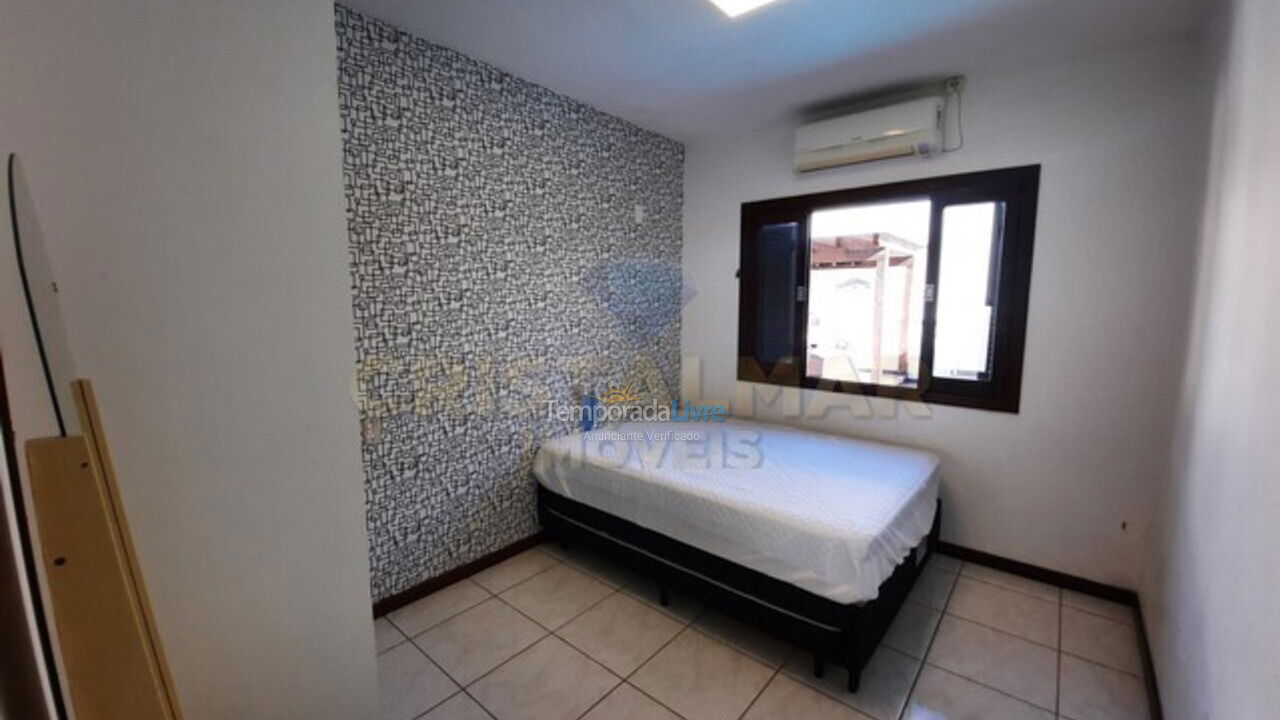 Casa para alquiler de vacaciones em Bombinhas (Praia de Bombas)