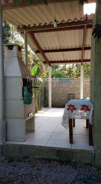 Casa para aluguel de temporada em Ubatuba (Centro)