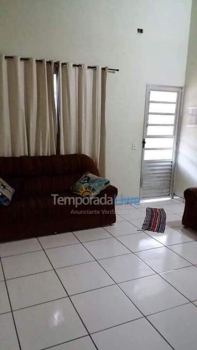 Casa para aluguel de temporada em Ubatuba (Centro)