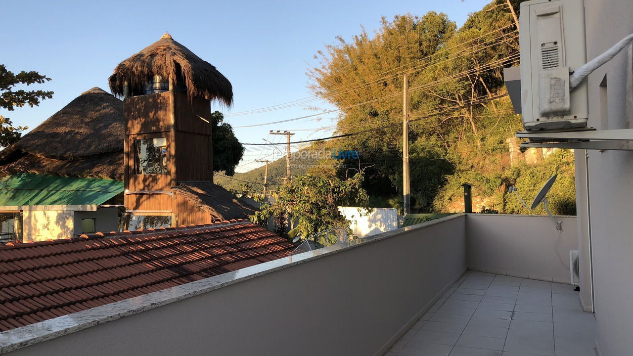 Casa para aluguel de temporada em Porto Belo (Centro)