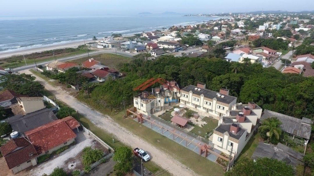 Casa para alquiler de vacaciones em Itapoá (Balneário Rainha do Mar)