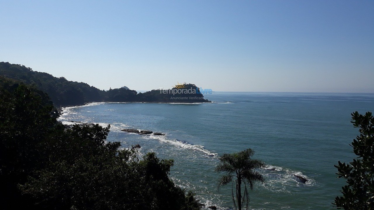 Casa para aluguel de temporada em Governador Celso Ramos (Praia Baia dos Golfinhos)