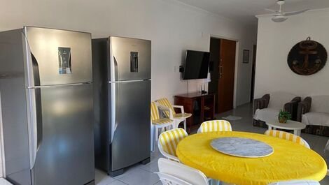 Apartamento com 3 suítes para alugar por temporada em Ubatuba