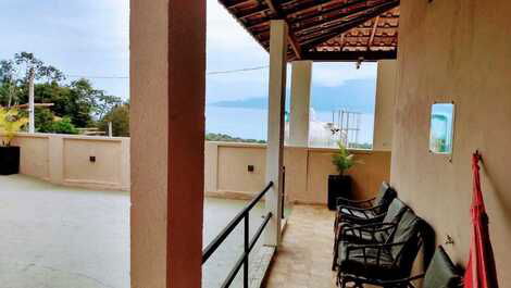 The house is close to the most popular and sought after beaches in Ilhabela